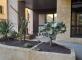 Une jardinière de plantes grasses embellit la résidence ?? Résidence Bastide Bonnetières Toulon